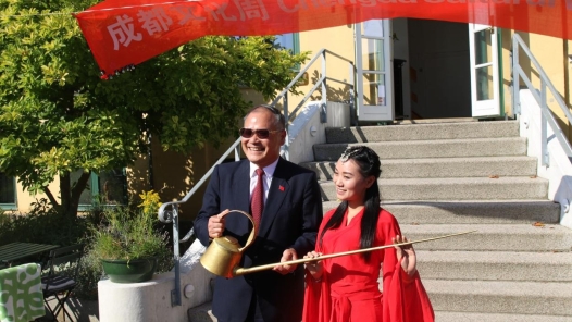 工匠汇·第四届“四川工匠”｜王霏：致力于中国茶文化艺术的国际交流与传�? title=