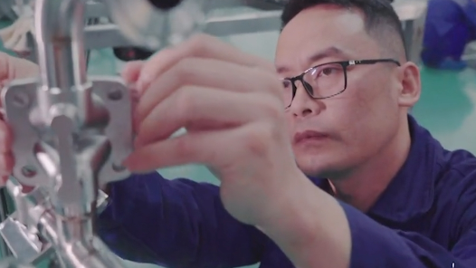 匠人匠心·百优工匠 | 贾志光：“焊面就是我们焊工的脸面�? title=