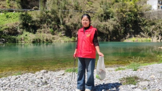 90后“河保姆”让青春在志愿服务中绽放 90后“河保姆”让青春在志愿服务中绽放