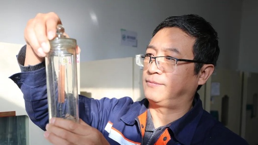 劳模风采·2021年全国五一劳动奖章｜唐艳秋�?13次实验打破国外技术垄�? title=