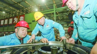 工匠汇�?019年“三秦工匠”｜彭建军：提升素养让新质生产力有根