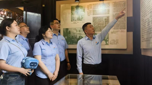 “沉浸式”主题党日活动让党员教育“走新”更“走心? title=