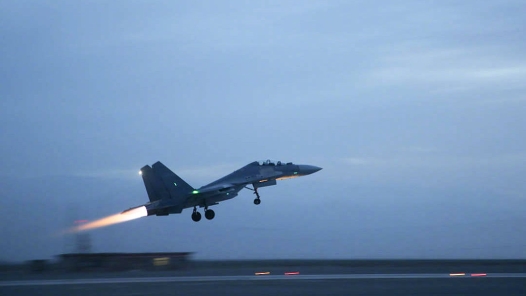 空天利刃！空军战机跨昼夜出击现场画面