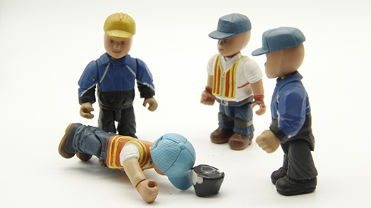 将工程分包给无资质主体，发生工伤谁担责？