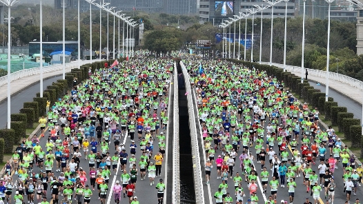 热评｜春风里开跑，“借马荐城”风光好