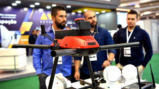 中企亮相巴西防务展引关注 中企亮相巴西防务展引关注