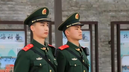 清明假期武警官兵坚守一?#32;为游客平安出行保驾护? title=