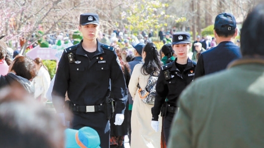 海淀警方开启春季“护游模式? title=