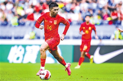 艾菲尔丁点射梅开二度 国奥队西征热身两连胜 艾菲尔丁点射梅开二度 国奥队西征热身两连胜