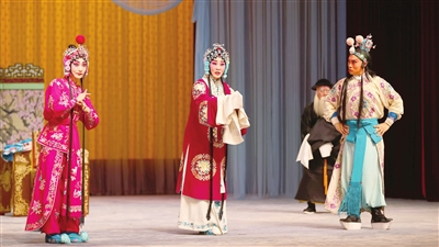 名家领衔梅派名剧 《穆桂英挂帅? title=