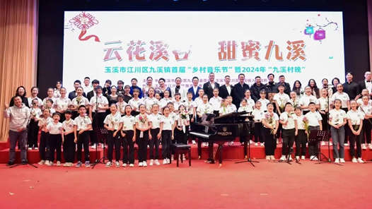 艺评丨合唱团“玩花活”，被看见很重要