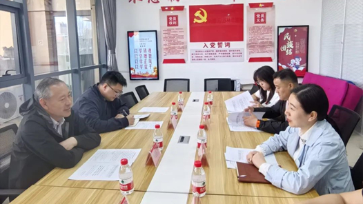 内蒙古自治区总工会深入包联社区开展工作调? title=