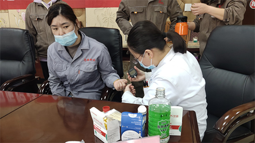 石家庄市井陉矿区开展劳模进企送健康活? title=