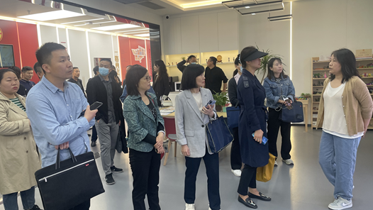 洛阳市总工会：观摩学习获新?#32;开拓思路促提? title=